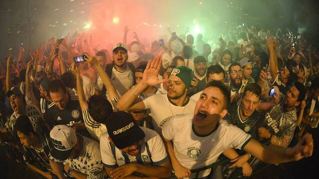 Confira a festa da torcida palmeirense antes da decisão contra o Boca Juniors