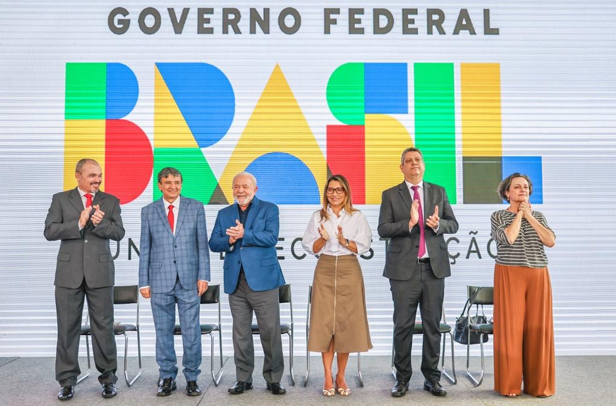 Lula diz que governo apresentar&aacute; lei para garantir sal&aacute;rios iguais entre  homens e mulheres | Economia | O Globo