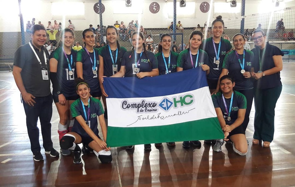 Meninas do Henrique Castriciano se classificaram para fase nacional dos Jogos Escolares da Juventude â€” Foto: DivulgaÃ§Ã£o/SEEL