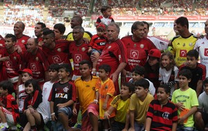 Romário estreia no novo Maracanã, mas critica: O verdadeiro acabou