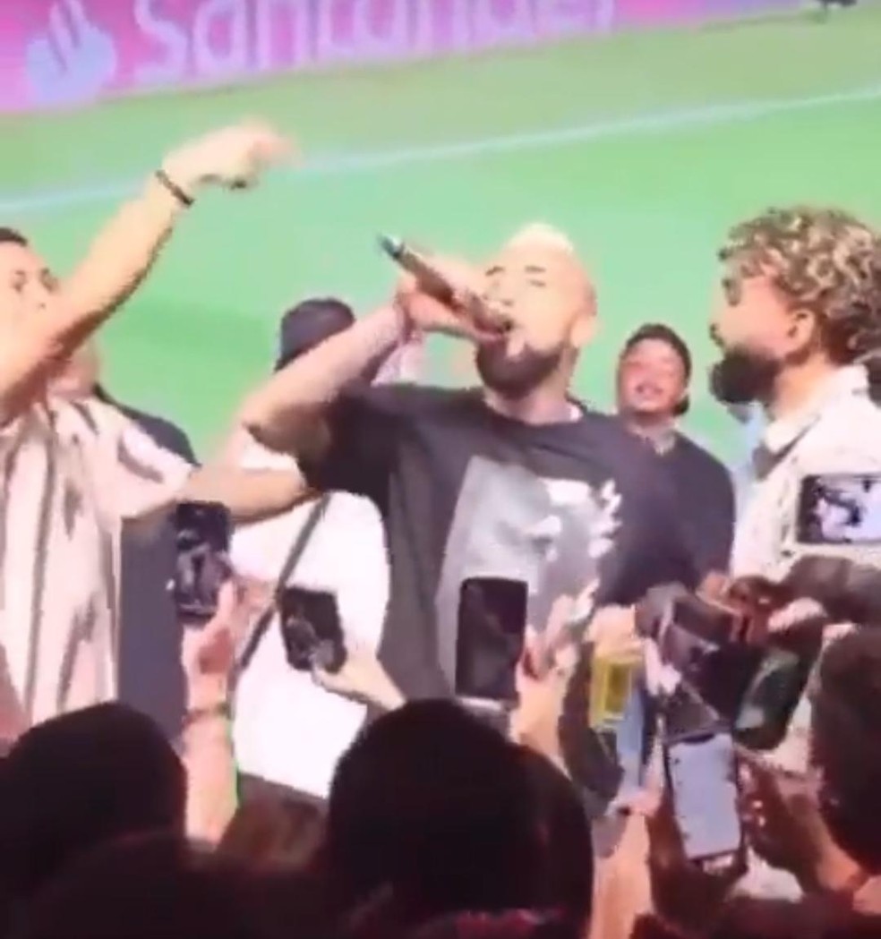 Vidal, do Flamengo, provoca Real Madrid em festa pela Libertadores &mdash; Foto: Reprodu&ccedil;&atilde;o