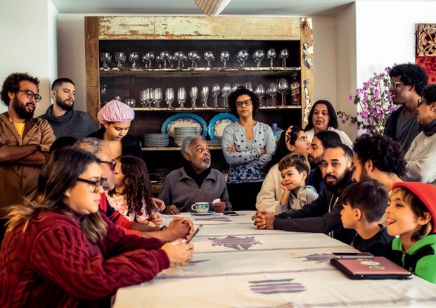 Diferentes momentos de Gilberto Gil com a família durante as gravações do programa, que estreia este mês no Amazon Prime Video (Foto: Divulgação / Prime Video)