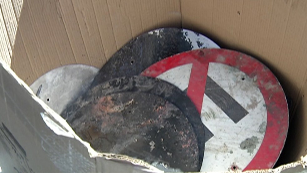 Operacao Recupera Em Ferro Velho Parte De 54 Placas Furtadas Da Avenida Das Orquideas Em Mogi Mogi Das Cruzes E Suzano G1
