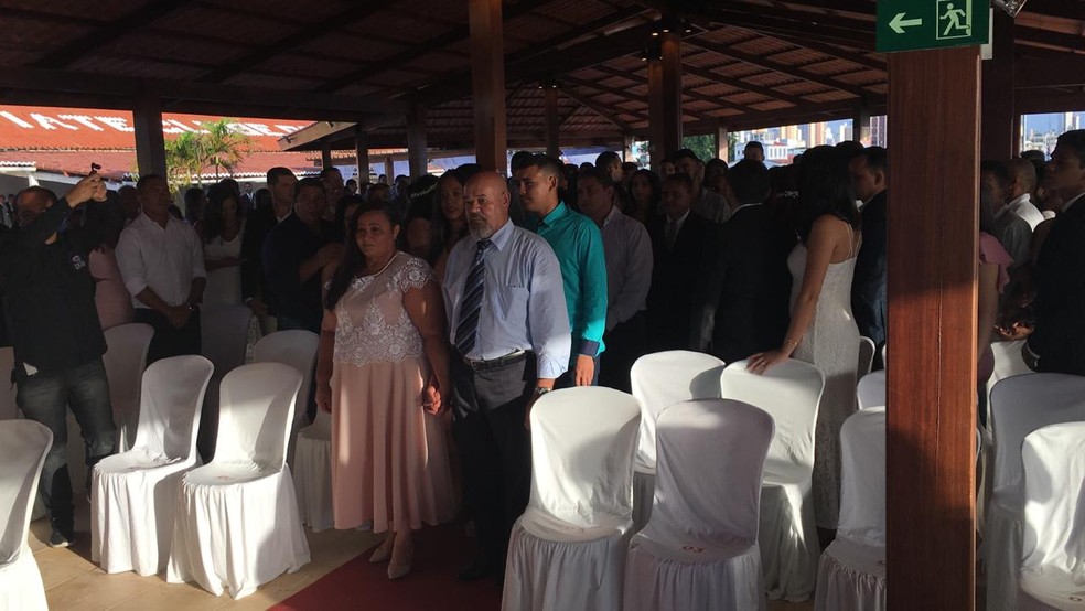 Ãltima ediÃ§Ã£o do casamento comunitÃ¡rio tambÃ©m formalizou a uniÃ£o de 50 casais em Natal â Foto: HeloÃ­sa GuimarÃ£es/Inter TV Cabugi