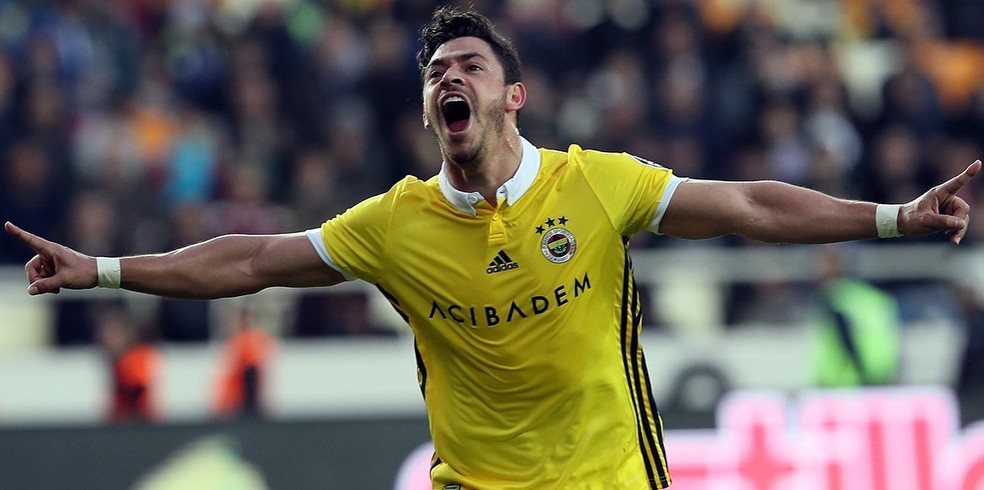 Giuliano comemora gol do Fenerbahçe (Foto: Reprodução do Instagram)