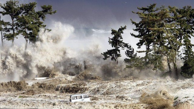 As ondas chegaram com força e velocidade impressionantes, como em Minamisoma, na região de Fukishima (Foto: SADATSUGU TOMIZAWA)