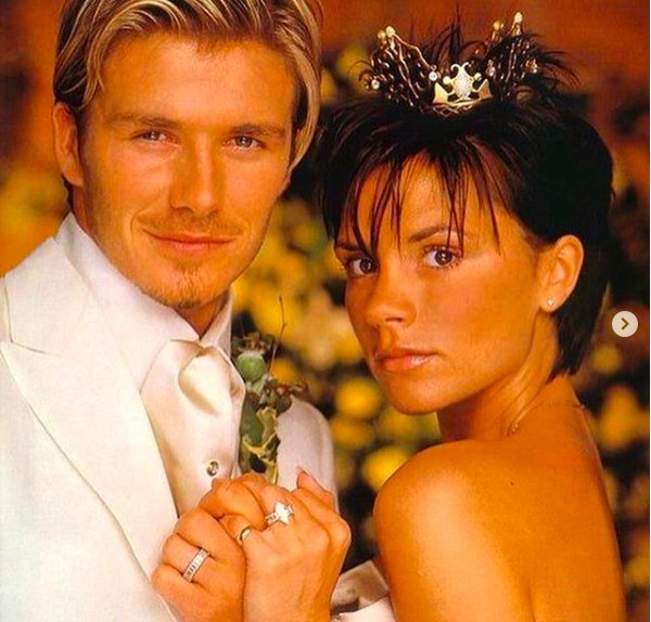 Uma das fotos antigas compartilhadas por David Beckham para celebrar seu aniversário de 20 anos de casamento com a cantora e estilista Victoria Beckham (Foto: Instagram)