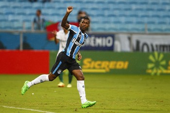 Pré-lista do Equador tem gremista Bolaños e atleticanos Cazares e Erazo
