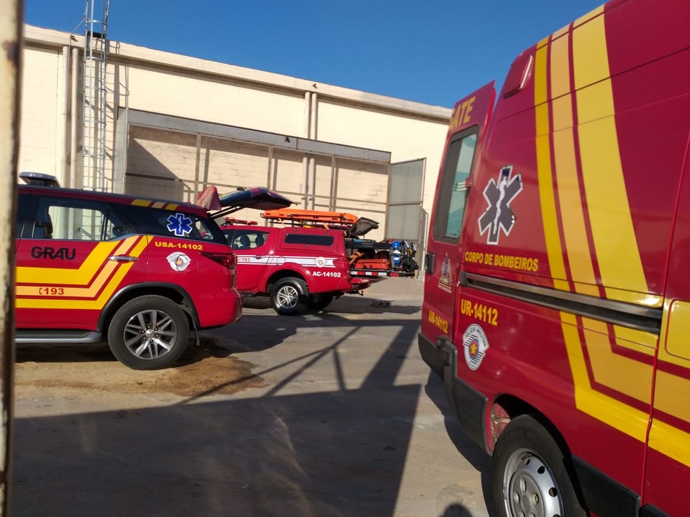 Parede desabou em um hipermercado em Presidente Prudente — Foto: Heloise Hamada/G1