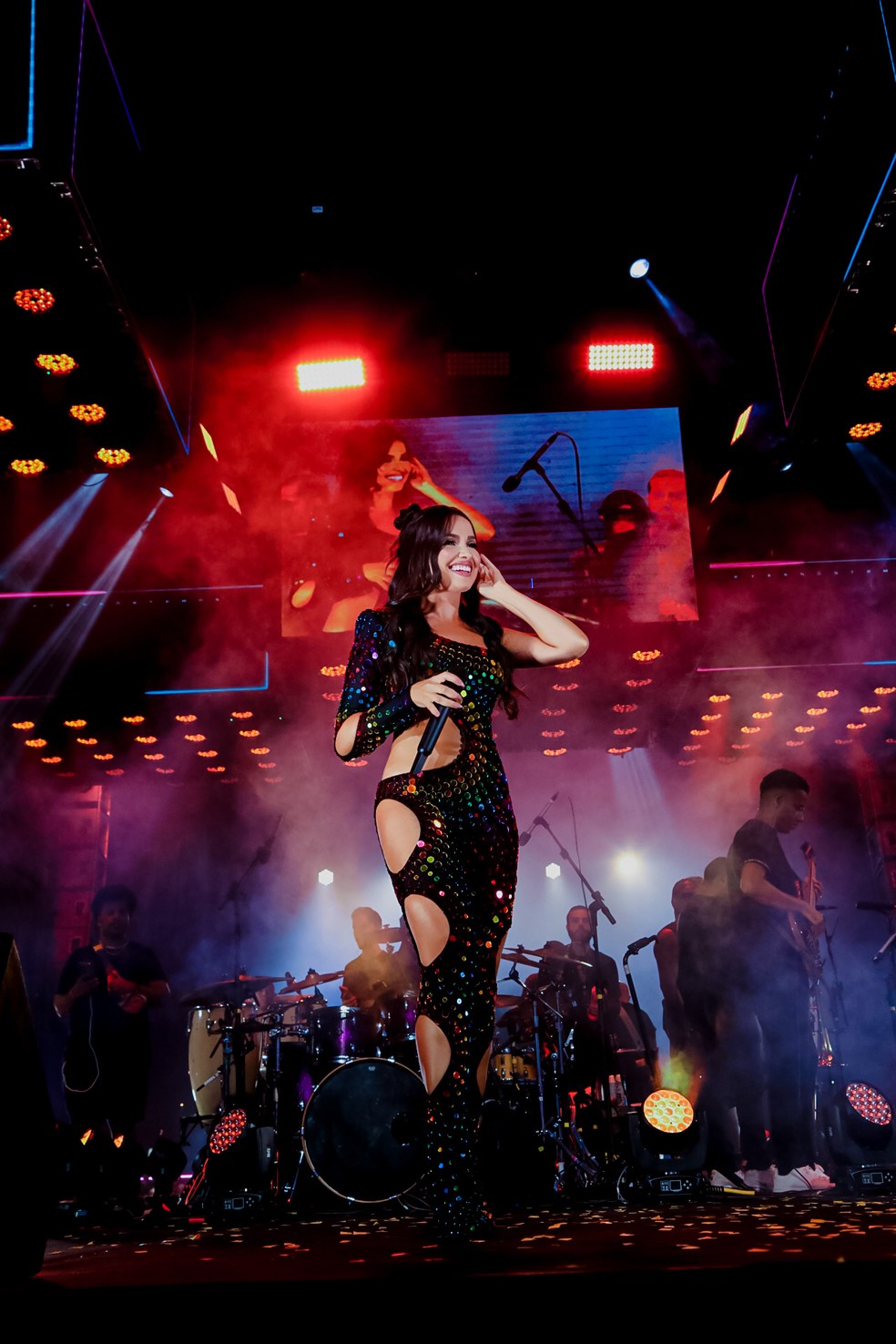 Juliette em ensaio da Anitta em Recife &mdash; Foto: Julia Bandeira/Divulga&ccedil;&atilde;o