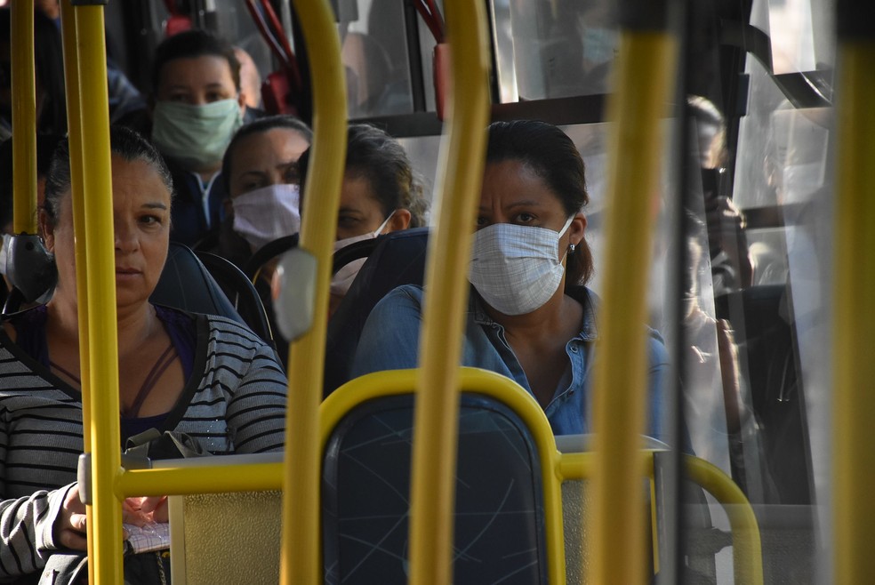 &Ocirc;nibus em S&atilde;o Jos&eacute; dos Campos durante a pandemia &mdash; Foto: Fl&aacute;vio Pereira/ CMSJC