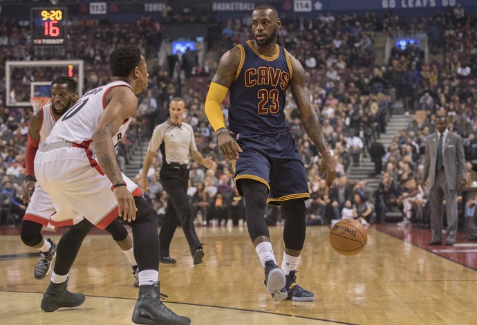 LeBron James, do Cleveland Cavaliers, em ação diante do Toronto Raptors (Foto: Reuters/Nick Turchiaro-USA TODAY Sports)