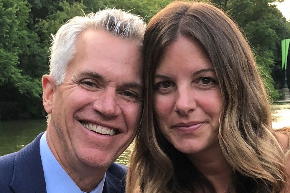 O casal de filantropos Jennifer e Matthew C. Harris doou US$ 20 milhões em apoio a pesquisas para a criação de sociedades mais humanas — Foto: Divulgação/UCLA