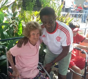 Nomes imortais do Fla participam de ação solidária em Nova Friburgo