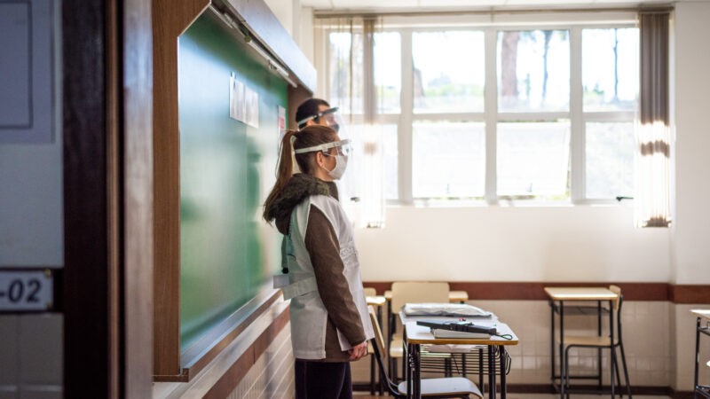 Mulheres, alunos de escolas públicas, e paranaenses são maioria entre aprovados no vestibular da UFPR