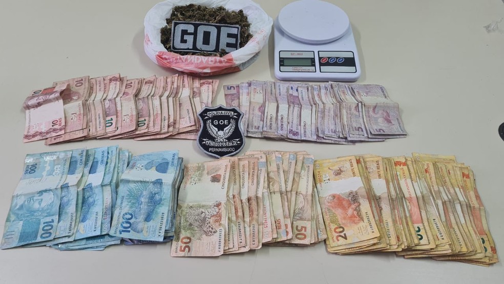 Valor em espécie apreendido durante a operação não foi divulgado — Foto: Polícia Civil/Divulgação