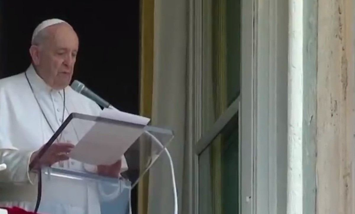 Muita pizza, empanadas e pouco exercício teriam provocado diverticulite do papa Francisco | Ciência e Saúde