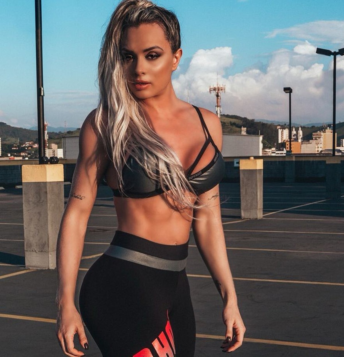 Just juju bianchi. Джулиана салимени бразильская модель. Juju немецкая исполнительница. Juju мод. Jang yoon ju.