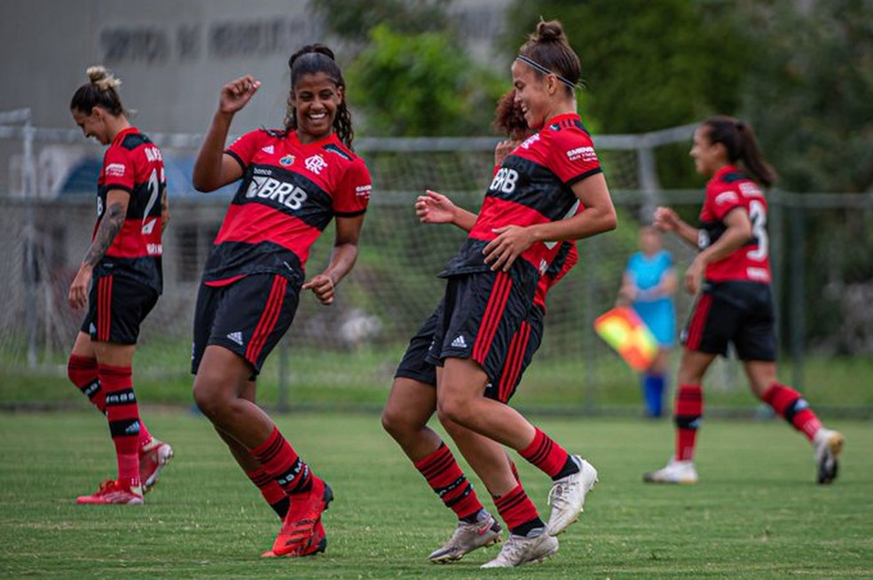 Flamengo goleia Barcelona por 14 a 0 — Foto: Paula Reis/CRF