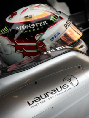 Lewis Hamilton GP da China Segundo treino livre (Foto: Divulgação)