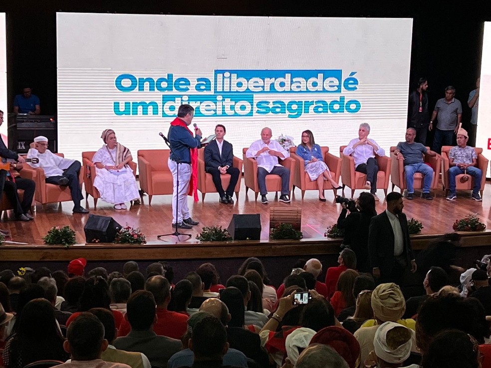 Lula em ato sobre diversidade religiosa em Campina Grande — Foto: Gabriel Costa