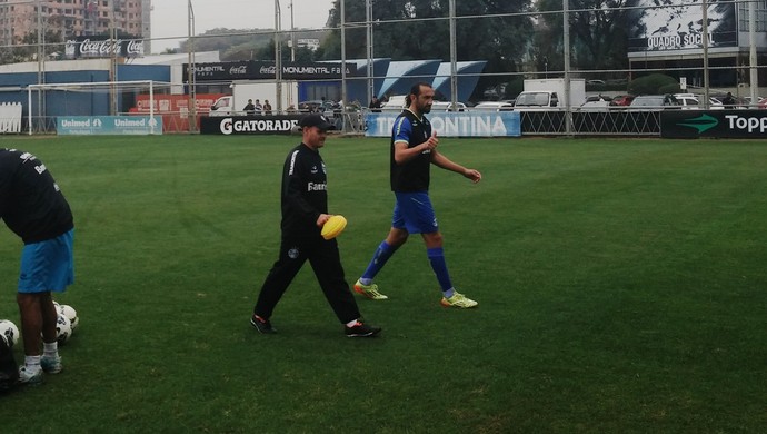 Barcos e Giuliano não viajam a Minas e estão fora do jogo contra o Cruzeiro