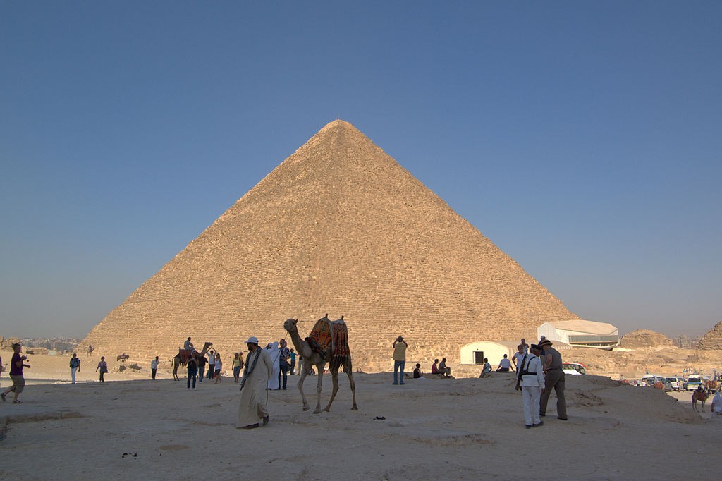 A Pirâmide de Quéops será uma das construções examinadas minuciosamente ao longo de 2016 (Foto: Wikimedia Commons)