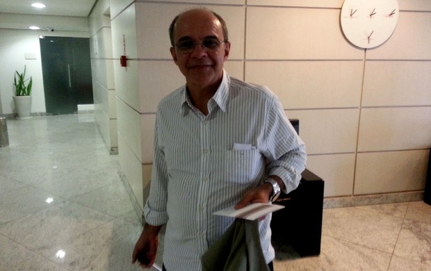 Curtinha: presidente do Fla chega a Belém para jogo contra o Remo