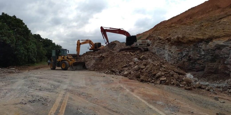 BR-101 vai ficar interditada para detonaÃ§Ã£o de rochas, em Viana â Foto: DivulgaÃ§Ã£o/Eco101