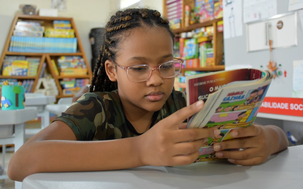 Karina Macedo estuda há 5 anos com tia Sônia e tio Jeferson: 'São meus segundos pais', diz — Foto: Pedro Martins/G1