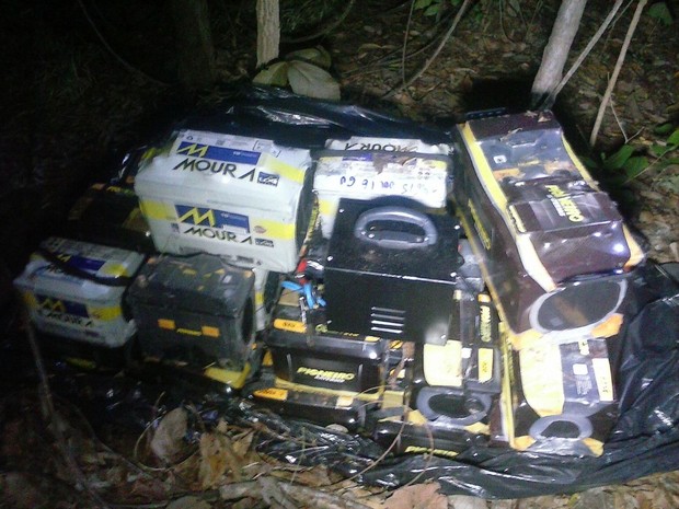 Baterias foram furtadas de um comércio em Gurupi, sul do Tocantins (Foto: Divulgação/PM TO)