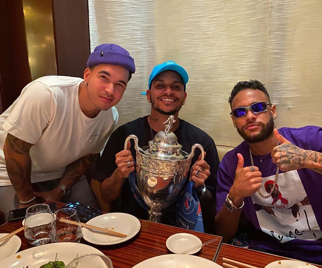 Neymar com Gil Cebola e Cristian Guedes (Foto: Reprodução Instagram)
