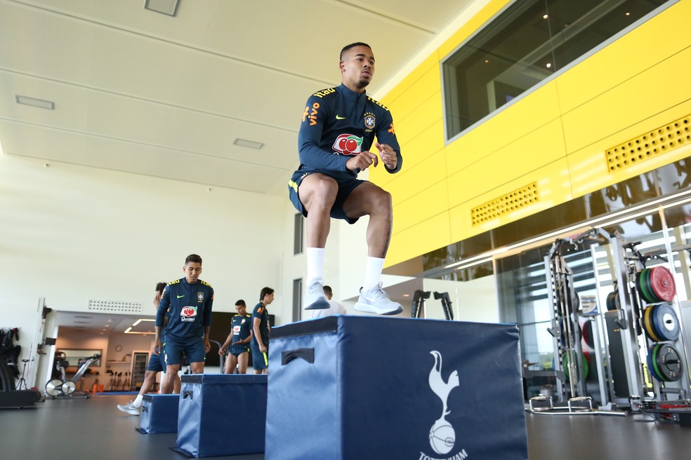 Gabriel Jesus durante trabalho no CT do Tottenham (Foto: Lucas Figueiredo/CBF)