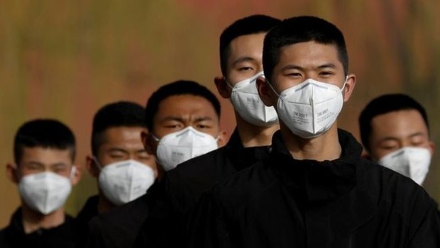 BBC: Estudo aponta que apenas 14% das pessoas infectadas foram identificadas no início do surto na China (Foto: REUTERS VIA BBC)
