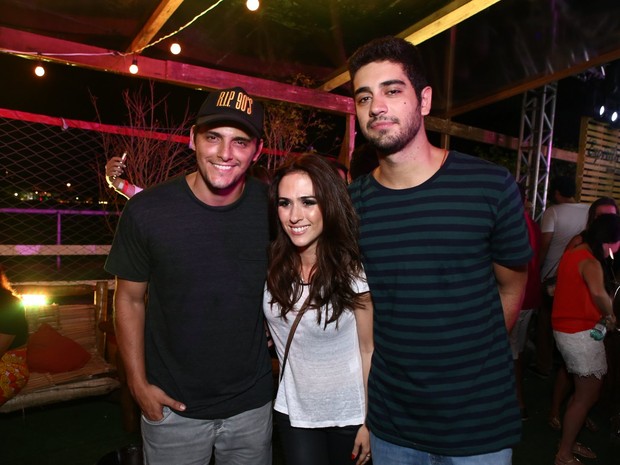 Bruno Gissoni, Tatá Werneck e Miguel Rômulo em festa na Zona Sul do Rio (Foto: Raphael Mesquita/ Divulgação)