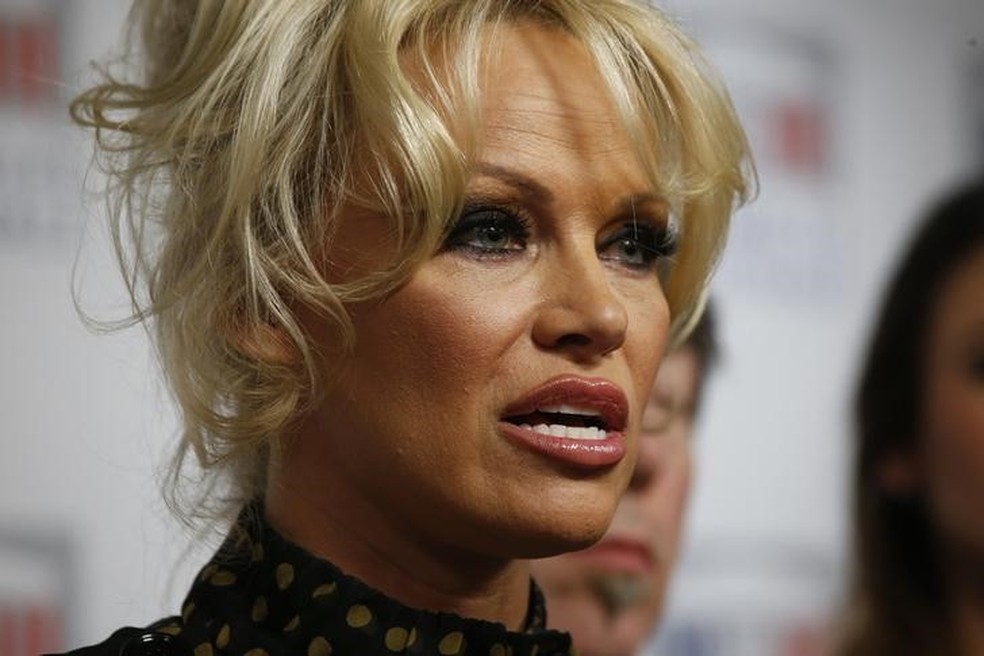 Atriz e defensora dos direitos dos animais Pamela Anderson durante evento em Paris — Foto: REUTERS/Philippe Wojazer