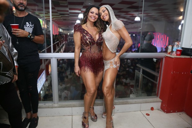 Sabrina Sato e Viviane Araújo (Foto: Anderson Borde/AgNews)