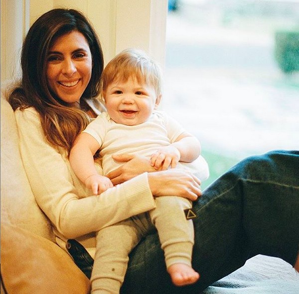 A atriz Jamie-Lynn Sigler com o filho caçula (Foto: Instagram)