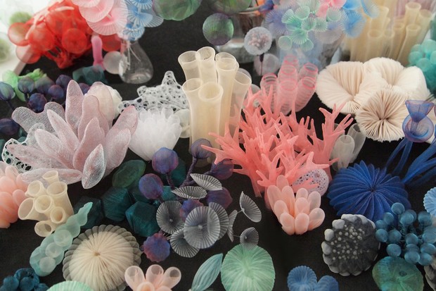 Artista cria esculturas que se assemelham a um recife de corais (Foto: Divulgação/ Mariko Kusumoto )