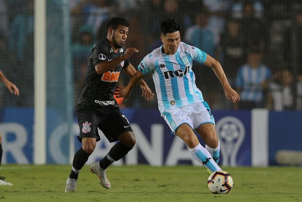 Sornoza tem sido importante com passes para gols no Corinthians — Foto: EFE/Juan Ignacio Roncoroni