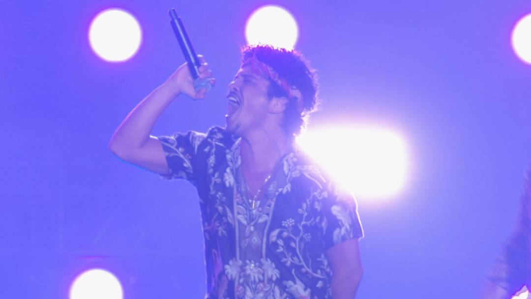 Bruno Mars em apresentação no The Town 2023