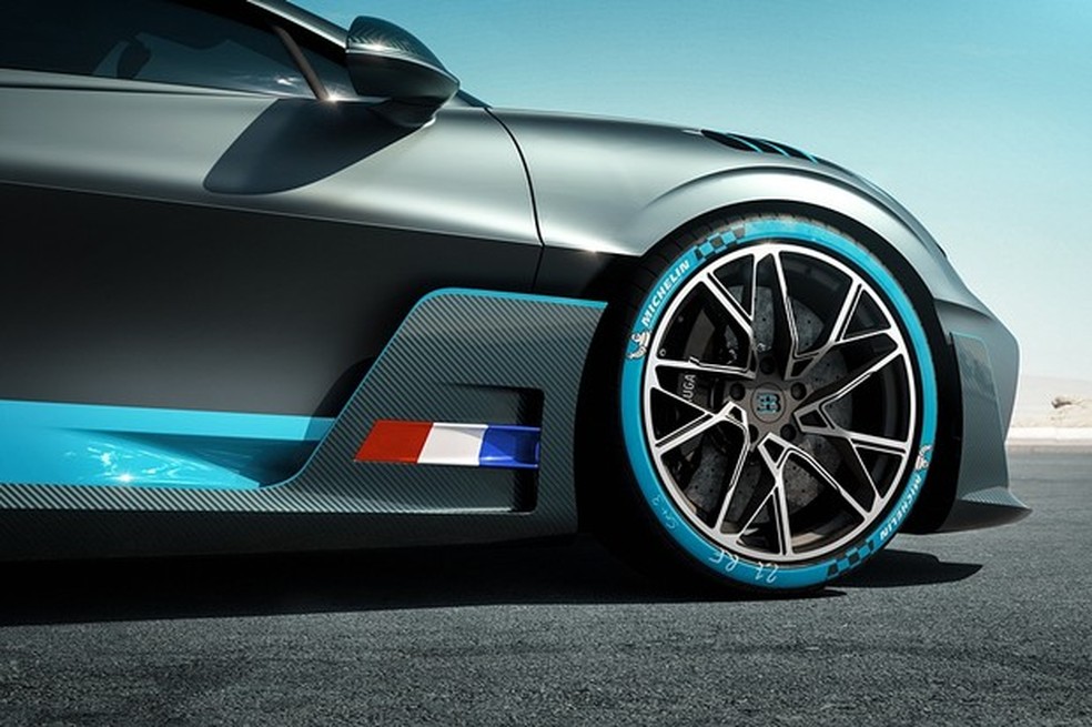 Bugatti Revela O Divo Novo Hipercarro De 1 500 Cv Limitado A 40 Unidades E Que Custa Quase R 24 Milhoes Carros Autoesporte
