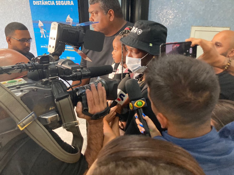 Patrick de Paula chegou ao Rio de Janeiro e assistir� ao jogo do Botafogo � Foto: Rafael Bizarelo/ge