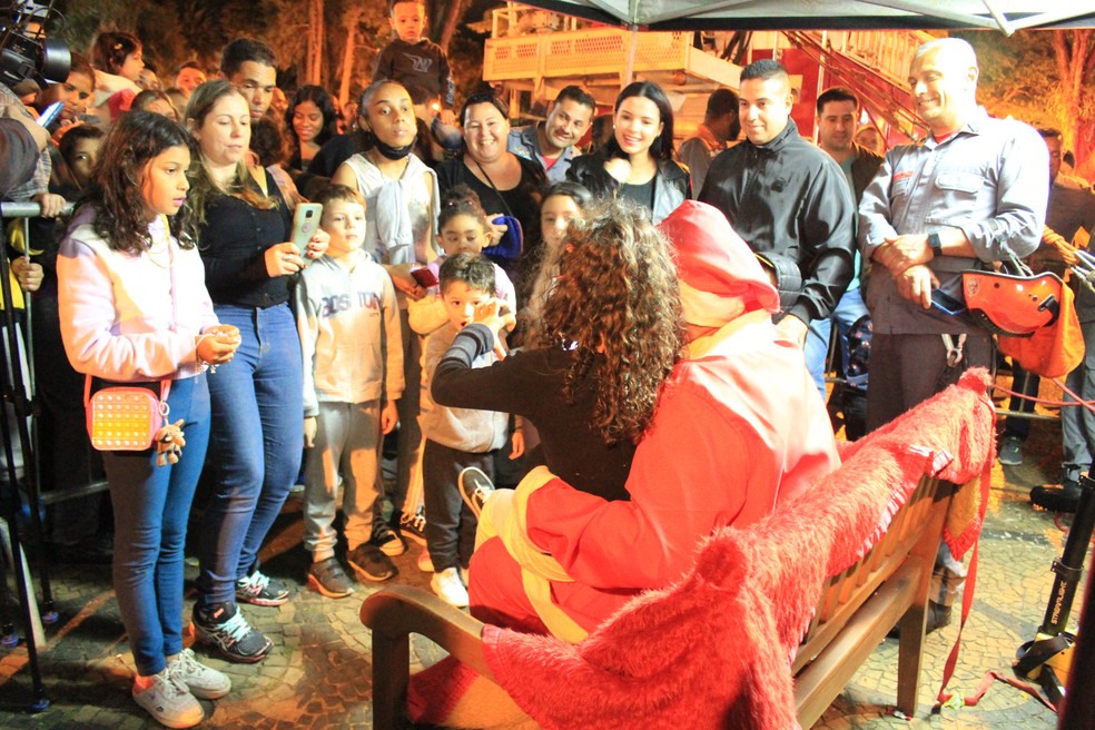 Casinha do Papai Noel foi instalada em frente a Igreja de Avaré — Foto: Prefeitura de Avaré/Divulgação
