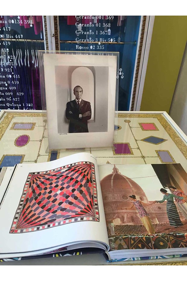 Emilio Pucci's abstract geometric image of the Duomo in Florence (Foto: @SuzyMenkesVogue)