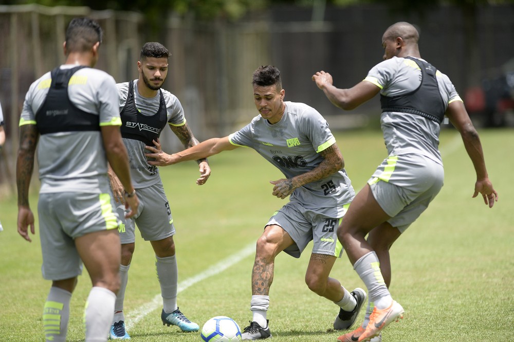 Abel Braga, treinador do Vasco, solicita retorno de Richard ao clube carioca