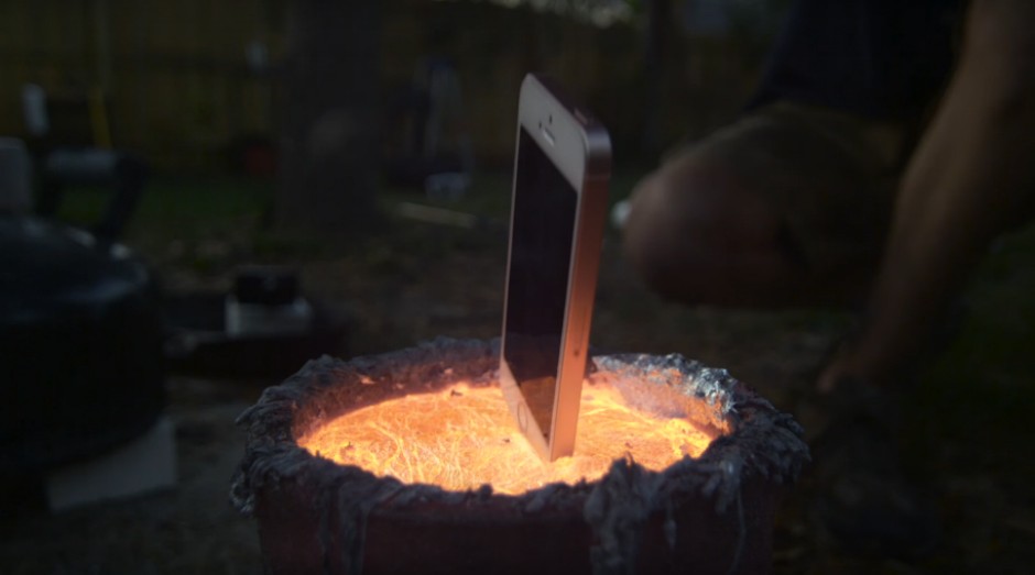 Iphone, Aluminio Derretido, Experimento (Foto: TheBackyardScientist)