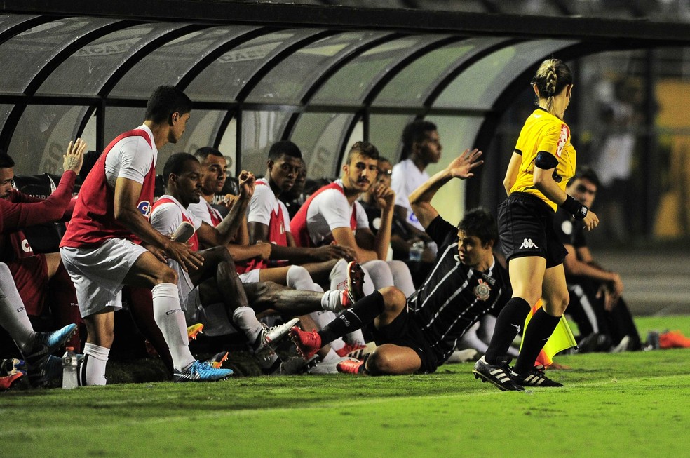 Romero se envolveu em polêmica no clássico entre Corinthians e Santos no sábado (Foto: Marcos Ribolli)