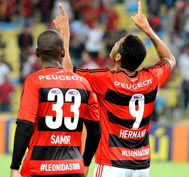 Hernane e Samir comemoração Flamengo Leônidas camisa (Foto: Alexandre Vidal / Fla Imagem)