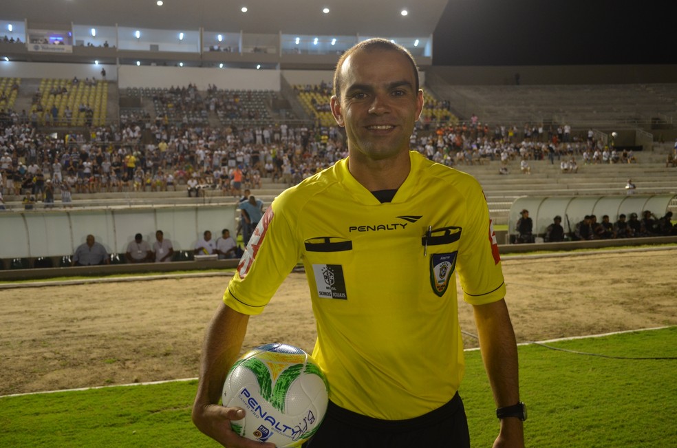 Renan Roberto vai apitar o jogo entre Treze e Auto Esporte (Foto: Pedro Alves/GloboEsporte.com)